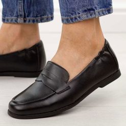 Czarne skórzane mokasyny damskie Vinceza 18121. Brązowe mokasyny VINCEZA, bez wzorów, z jeansu, z okrągłym noskiem. Za 219.00 zł.