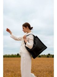 Christian Laurier Skórzana torebka "Agathe" w kolorze czarnym - 32,5 x 32 x 10 cm rozmiar: onesize. Czarne torebki klasyczne Christian Laurier, bez wzorów, z materiału, bez dodatków. Za 492.45 zł.