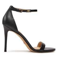 Sandały Guess. Czarne sandały Guess, z aplikacjami, bez obcasa, na szpilce, bez zapięcia. Za 839.99 zł.