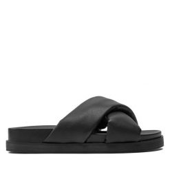 Klapki ONLY Shoes. Czarne klapki ONLY SHOES, bez wzorów, bez obcasa, bez zapięcia. Za 169.99 zł.