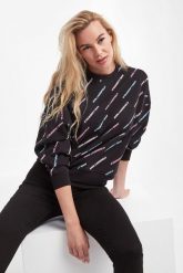 Bluza damska KARL LAGERFELD. Bluzy KARL LAGERFELD, m, bez wzorów, bez kaptura. W wyprzedaży za 660.87 zł.