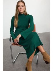 Trendyol Sukienka w kolorze zielonym rozmiar: L. Zielone sukienki Trendyol, l, bez wzorów, prążkowane, bez kołnierzyka, bez ramiączek, midi. Za 52.17 zł.