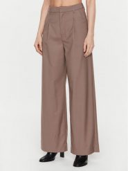 Gestuz Spodnie materiałowe Paula 10905912 Brązowy Relaxed Fit. Brązowe spodnie materiałowe Gestuz, bez wzorów, z materiału. Za 379.99 zł.