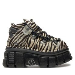 Botki NEW ROCK. Czarne botki NEW ROCK, bez wzorów, rockowe, bez obcasa, na koturnie, bez zapięcia. Za 1,449.00 zł.