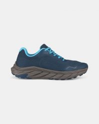 Niskie buty trekkingowe Kilpi Mounty. Czarne buty do biegania Kilpi, z materiału, bez zapięcia. Za 256.81 zł.