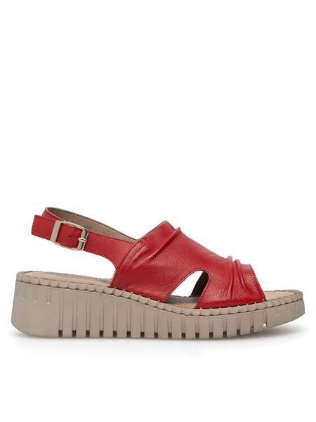 Lasocki Sandały WB-BRIGITTE-02 Czerwony. Czerwone sandały Lasocki, bez wzorów, ze skóry, bez obcasa, na koturnie, bez zapięcia. Za 149.99 zł.