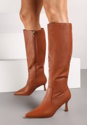 Brązowe Klasyczne Kozaki Vices na Szpilce Izamina. Brązowe kozaki Born2be, bez wzorów, z jeansu, eleganckie, bez obcasa, na obcasie, bez zapięcia. W wyprzedaży za 152.99 zł.
