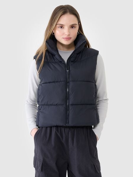 4F Bezrękawnik puchowy cropped z wypełnieniem syntetycznym damski - czarny XL. Czarne kamizelki 4f, xl, bez wzorów, z dzianiny, klasyczne, bez ramiączek, bez kaptura. W wyprzedaży za 139.99 zł.