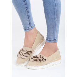 Jasnobeżowe Mokasyny Comeback. Espadryle marki Born2be. Za 59.99 zł.