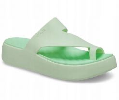 Klapki Dla Dorosłych Crocs Getaway Platform Toe Loop. Zielone klapki Crocs, bez wzorów, z materiału, bez obcasa, bez zapięcia. Za 159.99 zł.