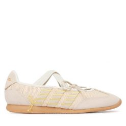 Baleriny adidas. Brązowe baleriny adidas, bez wzorów, bez obcasa, bez zapięcia. Za 249.99 zł.