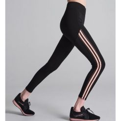 Sportowe legginsy Gym Hard - Czarny. Legginsy marki Sinsay. Za 49.99 zł.