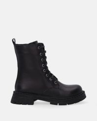 WORKERY W KOLORZE CZARNYM 04625355 90 BLA. Czarne botki Venezia, bez wzorów, ze skóry, bez obcasa, bez zapięcia. Za 279.00 zł.
