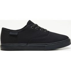 Tenisówki - Czarny. Trampki marki Cropp. Za 69.99 zł.