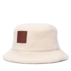 Kapelusz Calvin Klein. Białe kapelusze Calvin Klein, bez wzorów. Za 189.99 zł.