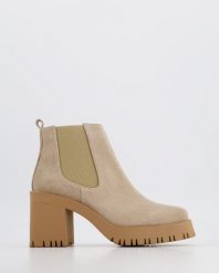 BEŻOWE BOTKI 043104B02 S MINK. Brązowe botki Venezia, bez wzorów, ze skóry, bez obcasa, bez zapięcia. Za 239.00 zł.
