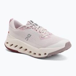 Buty do biegania damskie On Running Cloudsurfer Trail 2. Czerwone buty do biegania On, bez wzorów, z materiału, bez zapięcia, do biegania. Za 825.45 zł.