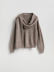 Sweter z wełną - beżowy. Brązowe swetry Reserved, l, bez wzorów, z dzianiny, bez ramiączek. Za 219.99 zł.