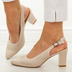 Cieliste czółenka damskie na słupku Sergio Leone Sk164. Czółenka Sergio Leone, na lato, w ażurowe wzory, z jeansu, biznesowe, bez obcasa, na słupku, bez zapięcia. Za 169.00 zł.