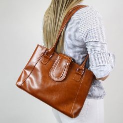 Torebka skórzana damska DAN-A T84A camel. Brązowe torebki klasyczne DAN-A, bez wzorów, ze skóry, bez dodatków. Za 299.99 zł.