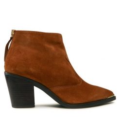 Botki Unisa. Brązowe botki Unisa, bez wzorów, bez obcasa, na słupku, bez zapięcia. Za 409.99 zł.