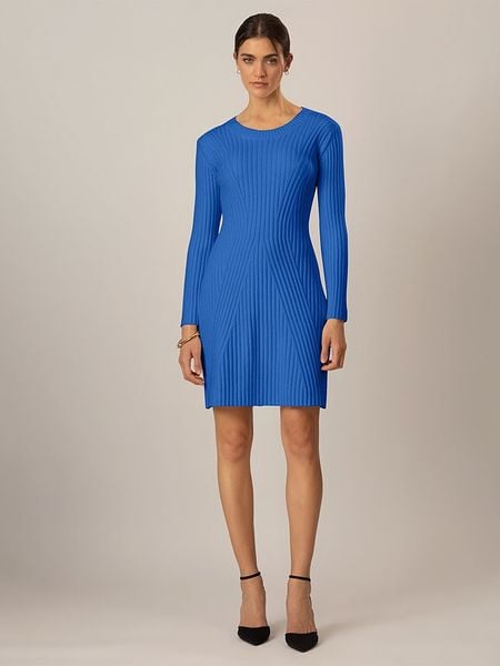 APART Sukienka dzianinowa w kolorze niebieskim rozmiar: 38. Niebieskie sukienki Apart, bez wzorów, z dzianiny, bez kołnierzyka, bez ramiączek, midi. Za 240.99 zł.