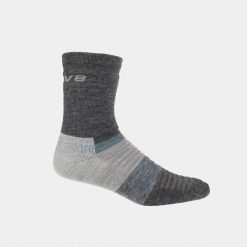 Skarpety merino Inov-8 Merino High Sock. Szare skarpetki Inov-8, bez wzorów. Za 76.99 zł.