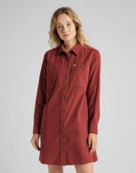 LEE WORKSHIRT DRESS DAMSKA SUKIENKA KOSZULOWA RED OCHRE L50SMROE 112111408. Brązowe sukienki Lee, l, bez wzorów, bez kołnierzyka, bez ramiączek, koszulowe. Za 199.99 zł.
