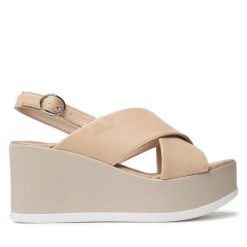 Sandały Bata. Brązowe sandały Bata, bez wzorów, bez obcasa, na koturnie, bez zapięcia. Za 219.99 zł.