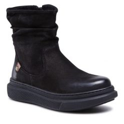 Botki Lasocki. Czarne botki Lasocki, bez wzorów, bez obcasa, na płaskiej podeszwie, bez zapięcia. Za 269.99 zł.