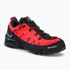 Buty podejściowe damskie Salewa Wildfire 2. Czerwone buty treningowe Salewa, bez wzorów, z materiału, bez zapięcia, trekkingowe. Za 701.00 zł.