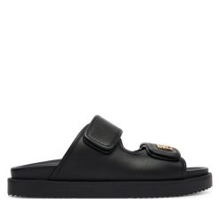 Klapki Tommy Hilfiger. Czarne klapki Tommy Hilfiger, bez wzorów, bez obcasa, bez zapięcia. Za 529.99 zł.