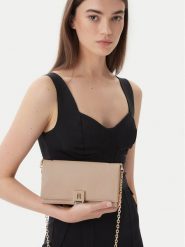 Tommy Hilfiger Torebka Th Monogram Chain Strap Crossbody Bag AW0AW17403 Różowy. Czerwone kopertówki Tommy Hilfiger, bez wzorów, ze skóry, wizytowe, bez dodatków. Za 569.99 zł.