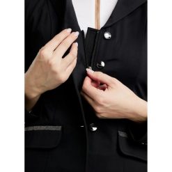 Kurtka konkursowa damska full grip Montar Gloria Caviar Tape. Czarne kurtki MONTAR, bez wzorów, z elastanu, eleganckie, bez kaptura. Za 776.00 zł.