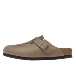 Klapki damskie Birkenstock Boston. Brązowe klapki Birkenstock, bez wzorów, ze skóry, bez obcasa, bez zapięcia. Za 592.95 zł.