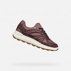 Buty sportowe damskie Geox Spherica 4x4 ABX. Białe buty treningowe Geox, bez wzorów, z gumy, bez zapięcia. Za 732.30 zł.