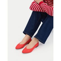 Baleriny Lasocki. Czerwone baleriny Lasocki, bez wzorów, bez obcasa, bez zapięcia. Za 149.99 zł.