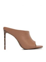 Eva Minge Klapki EO- SAMIRA-LT20136-159-1 Beżowy. Brązowe klapki Eva Minge, bez wzorów, ze skóry, bez obcasa, bez zapięcia. Za 449.99 zł.