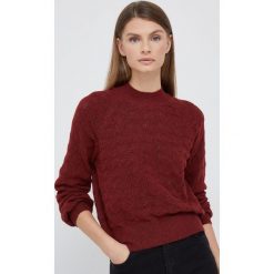 Pepe Jeans sweter damski kolor czerwony lekki. Czerwone swetry Pepe Jeans, l, bez wzorów, z dzianiny, bez ramiączek. Za 339.99 zł.