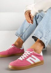 Ciemnoróżowe Sneakersy Kultowe Tenisówki Zdobione Przeszyciami Eveltewia. Czerwone trampki Renee, z aplikacjami, z jeansu, klasyczne, bez zapięcia. W wyprzedaży za 75.99 zł.