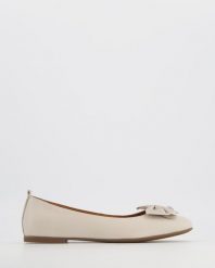 BALERINY Z KOKARDĄ 00951929810 BEIG. Baleriny Venezia, bez wzorów, ze skóry, bez obcasa, bez zapięcia. Za 249.00 zł.