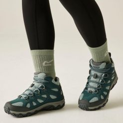 Buty damskie trekkingowe wysokie z membraną Edgepoint IV. Zielone buty trekkingowe Regatta, z syntetyku, bez zapięcia. Za 364.50 zł.