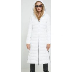 Tommy Jeans kurtka damska kolor biały zimowa. Białe kurtki Tommy Jeans, na zimę, s, bez wzorów, z jeansu, bez kaptura. W wyprzedaży za 838.99 zł.
