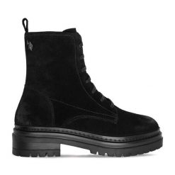 Trzewiki U.S. Polo Assn. Czarne botki U.S. Polo Assn., bez wzorów, bez obcasa, na płaskiej podeszwie, bez zapięcia. Za 289.99 zł.