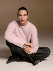 Sweter z wełną alpaki - pastelowy róż. Czerwone swetry Reserved, l, bez wzorów, z wełny, bez ramiączek. Za 329.99 zł.