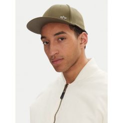 Czapka z daszkiem Alpha Industries. Zielone czapki z daszkiem Alpha Industries, bez wzorów. Za 89.99 zł.
