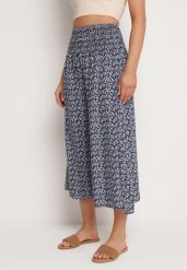 Granatowe Bawełniane Spodnie Kuloty z Wysokim Stanem i Wzorem w Kwiaty Ondinne. Niebieskie jeansy Born2be, bez wzorów, z bawełny, eleganckie, z podwyższonym stanem. Za 79.99 zł.