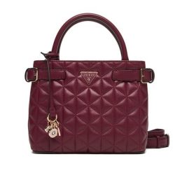 Torebka Guess. Czerwone torebki klasyczne Guess, z aplikacjami, bez dodatków. Za 589.99 zł.