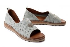 ARTIKER RELAKS 50C0850 jasnozielony, sandały damskie. Zielone sandały Artiker Relaks, bez wzorów, ze skóry, bez obcasa, bez zapięcia. Za 234.90 zł.