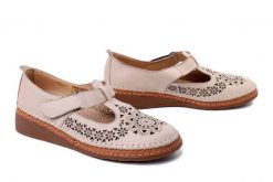 MANITU 840095-08 beige, półbuty damskie. Brązowe półbuty wsuwane Manitu, na lato, w ażurowe wzory, ze skóry, bez obcasa. Za 269.90 zł.